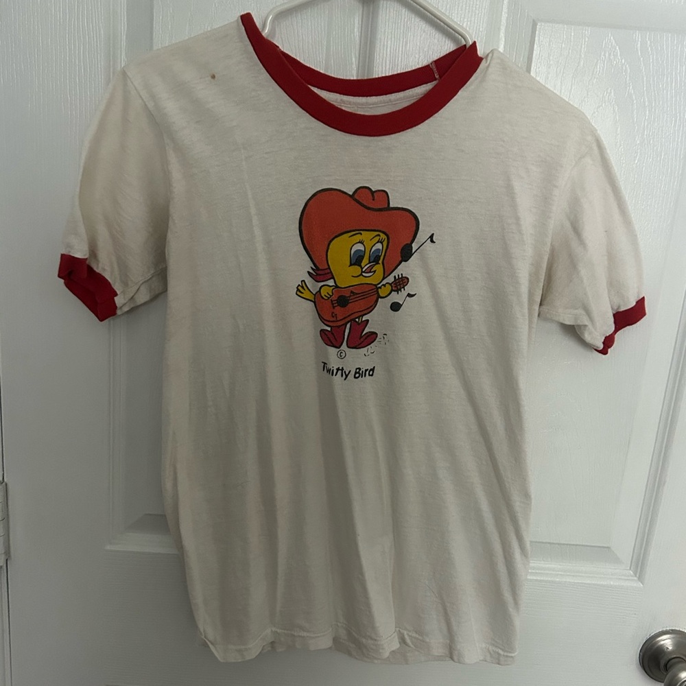 UNISEX VINTAGE “Twitty” Bird Graphic T-Shirt - Red and White